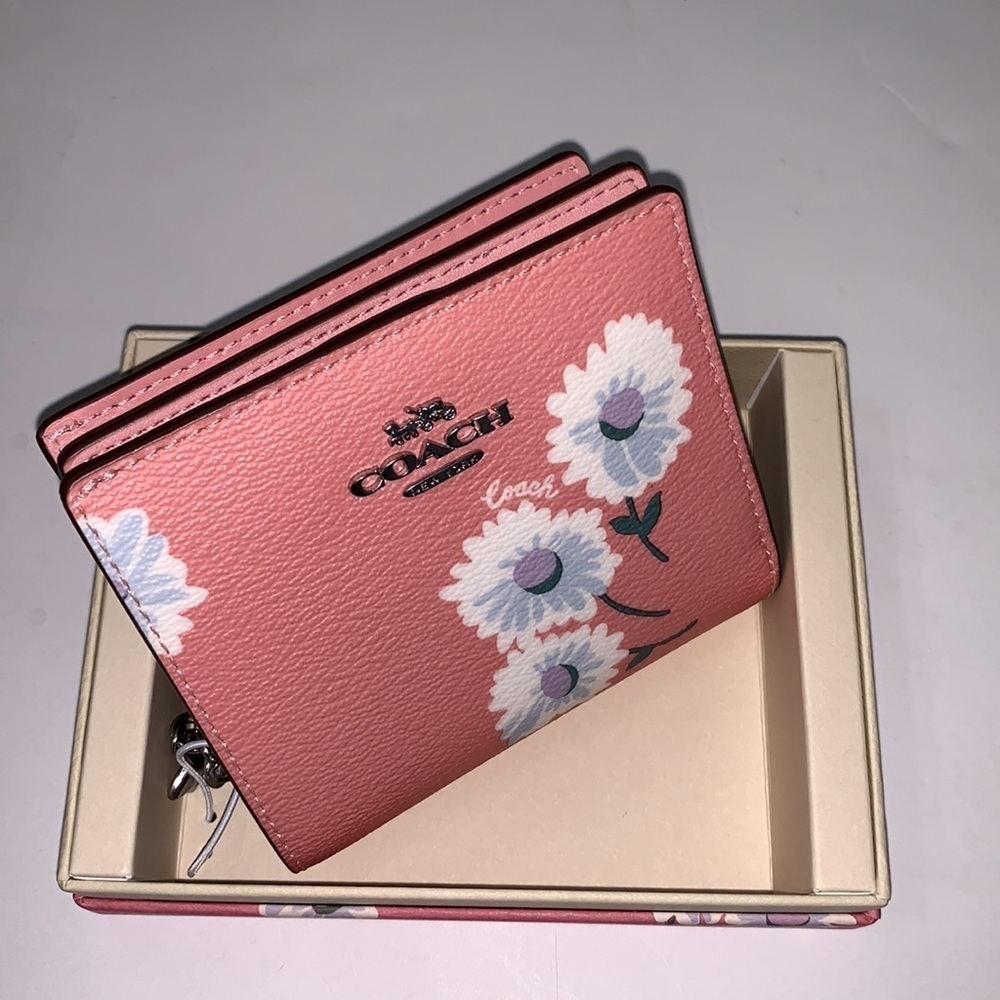 COACH BUBBLEGUM DAISY SNAP WALLET - Picture 4 of 12